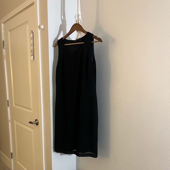 Dresses & Skirts - Black Sheath Business Dress